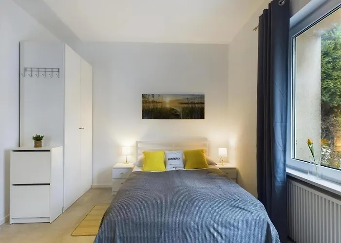 W Garden & Parking Near Airport Apartamento *